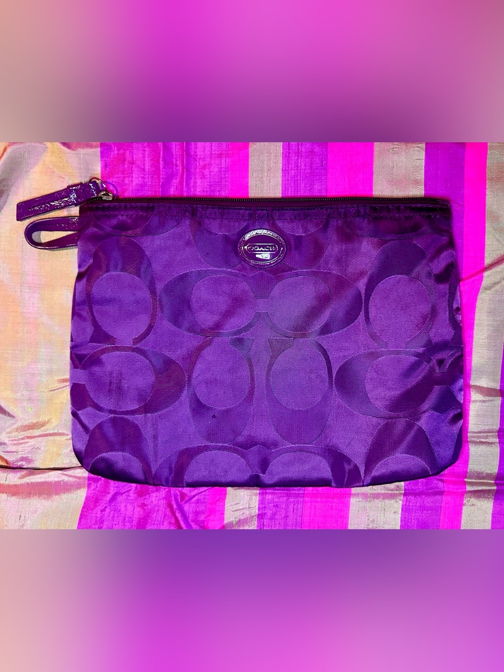 Coach Purple Getaway Signature Nylon Packable Weekender Tote Bag, Cosmetics Case - Picture 11 of 16